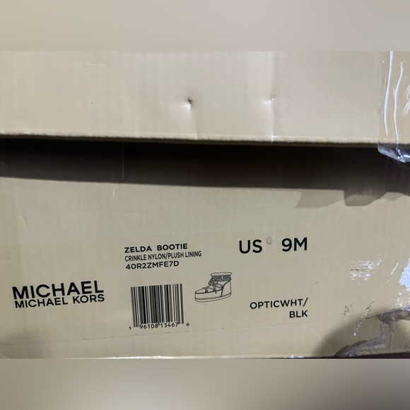 MICHAEL Michael Kors • Zelda Nylon Snow Boot • Women’s - Picture 4 of 10